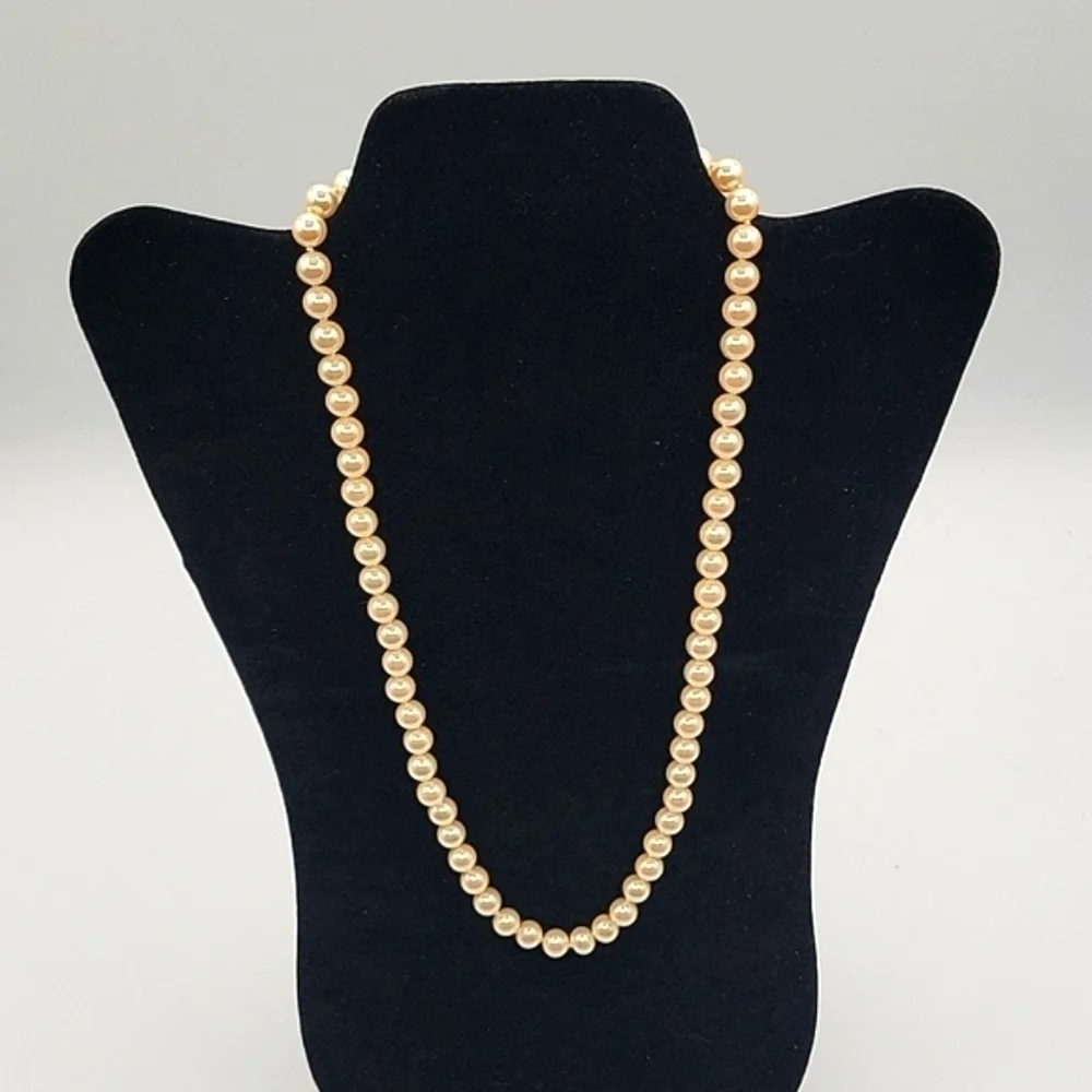 MARVELLA Vintage Faux Pearl Single Strand Necklace